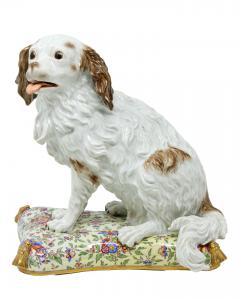 Porcellana di Meissen, seconda metà del XVIII secolo, Cucciolo di Bolognese su un cuscino